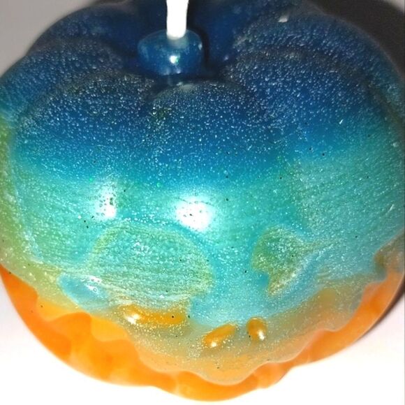 Hand crafted limited edition pumpkin candle from our spooky candle collection - Picture 2 of 5